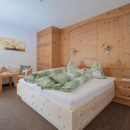 Gæstehus Felsenstueberl 3*